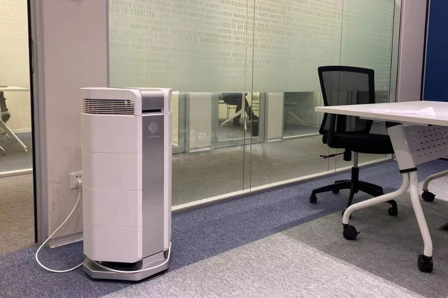 Dùng máy lọc không khí mở cửa có tốn điện không_1